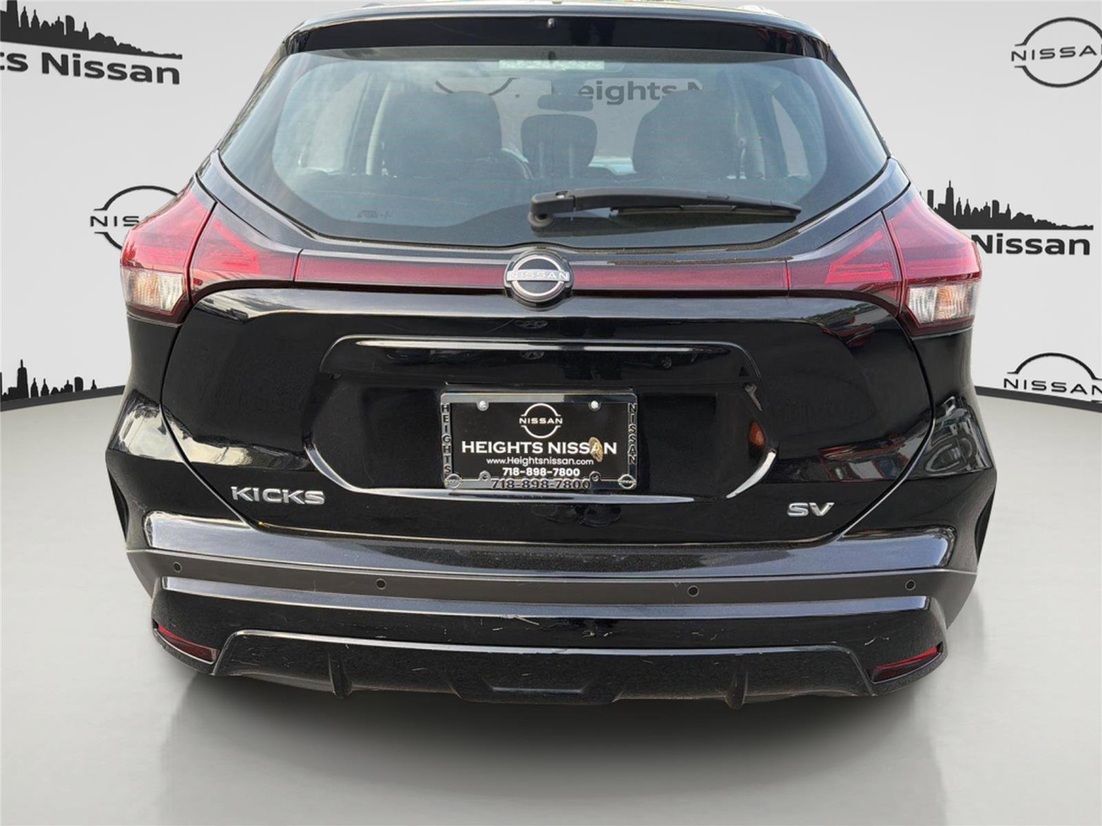Used 2022 Nissan Kicks SV FWD image 4