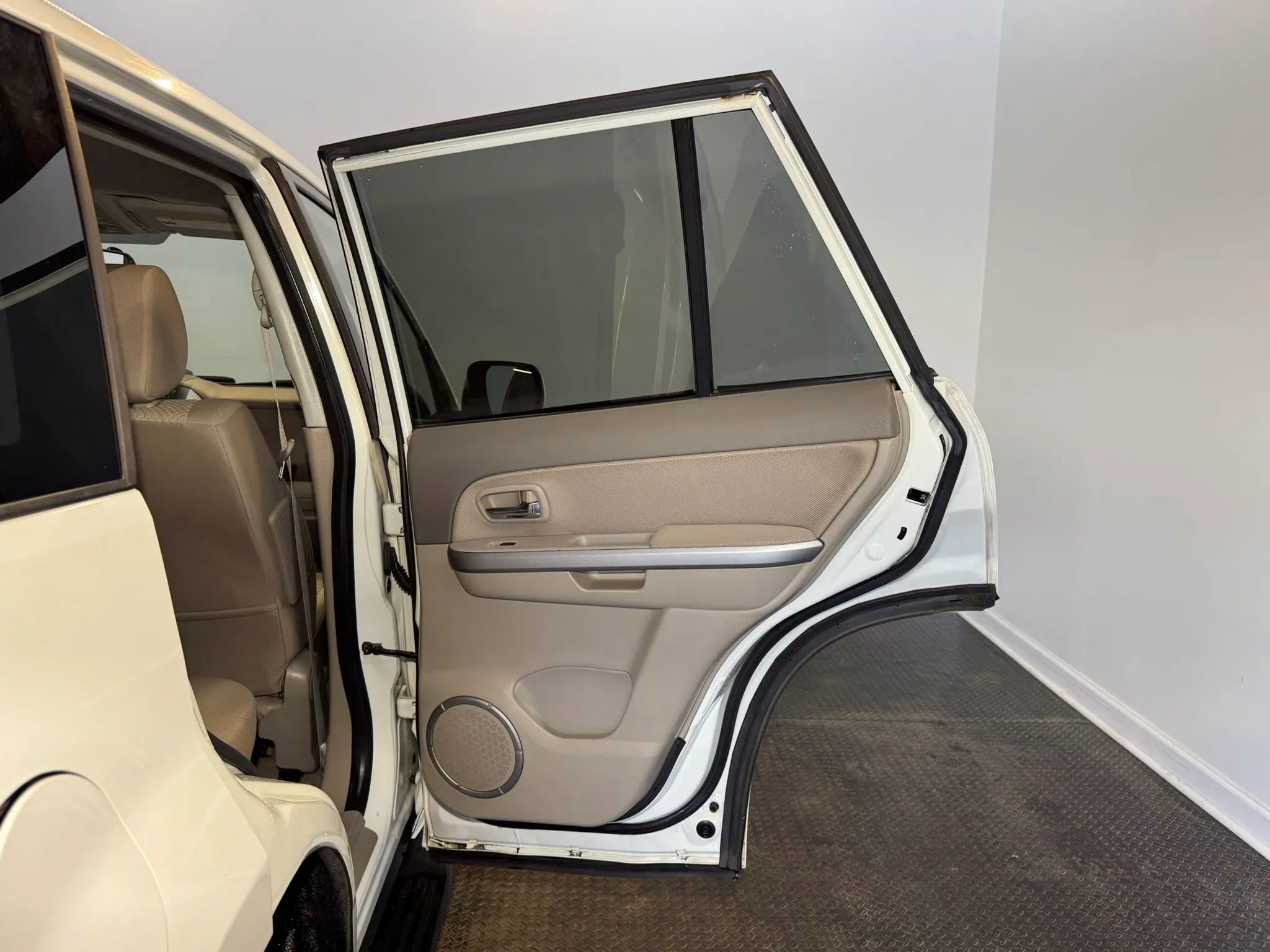 Used 2011 Suzuki Grand Vitara Premium image 27