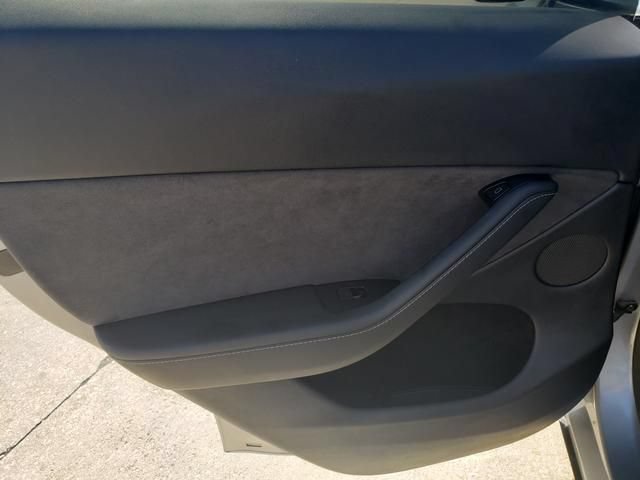Used 2024 Tesla Model Y Performance AWD/4WD image 15