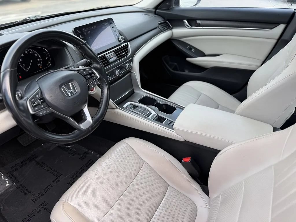 Used 2020 Honda Accord Touring image 10