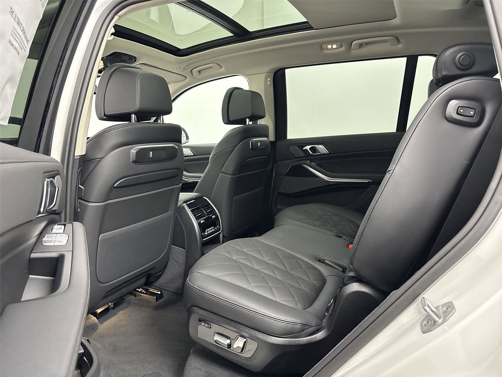 New 2026 BMW X7 xDrive40i image 29