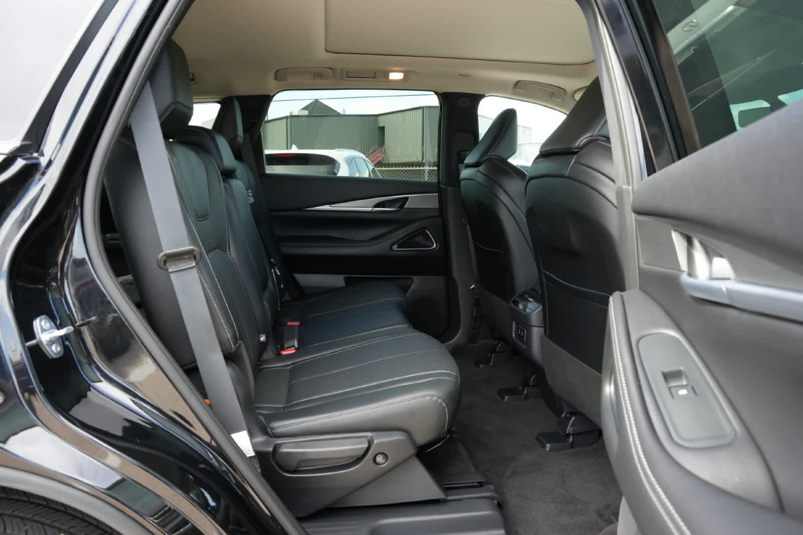 Certified 2027 INFINITI QX60 Luxe w/ Cargo Package FWD image 20
