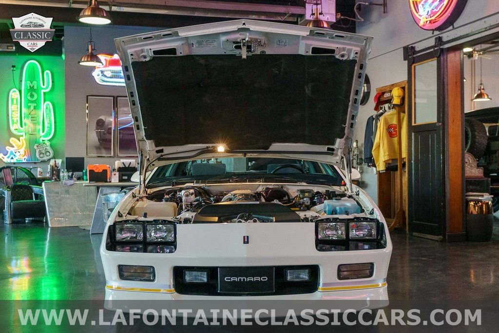 Used 1990 Chevrolet Camaro IROC-Z image 3