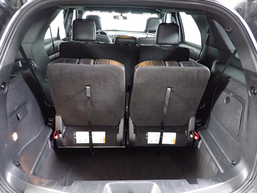 Used 2017 Ford Explorer XLT w/ Equipment Group 202A image 18