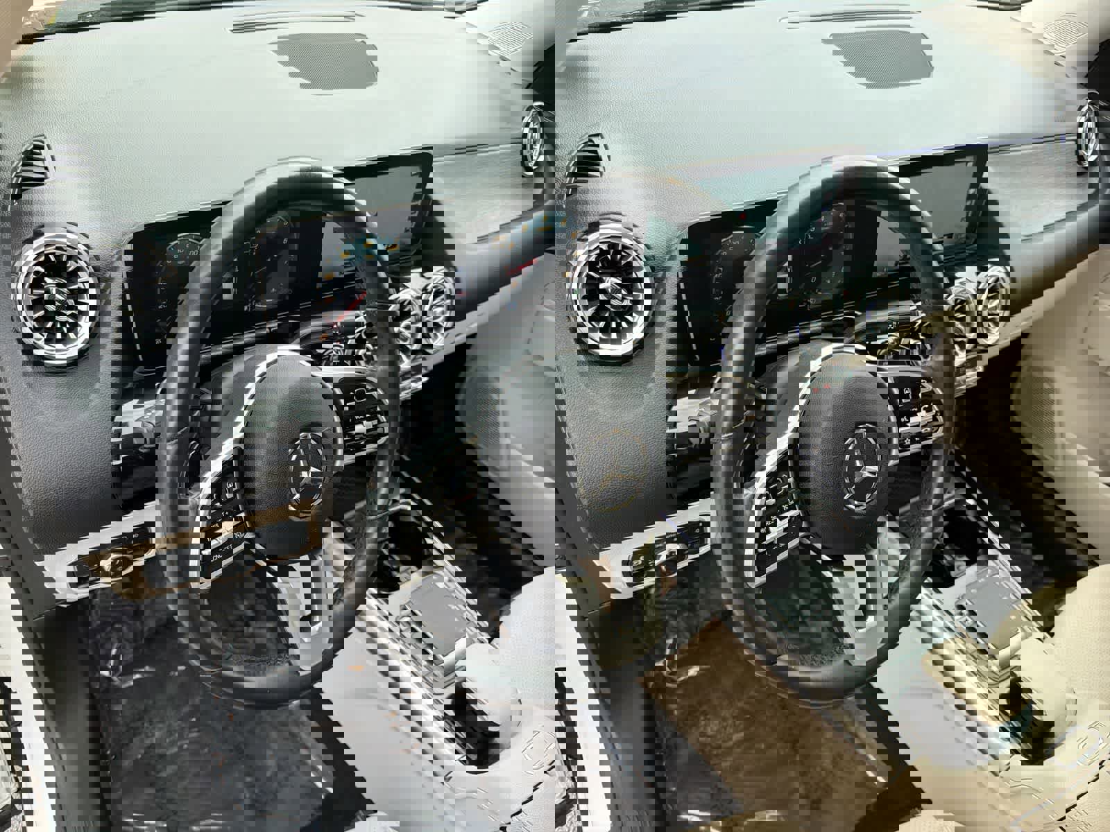 Used 2021 Mercedes-Benz GLA 250 4MATIC image 10