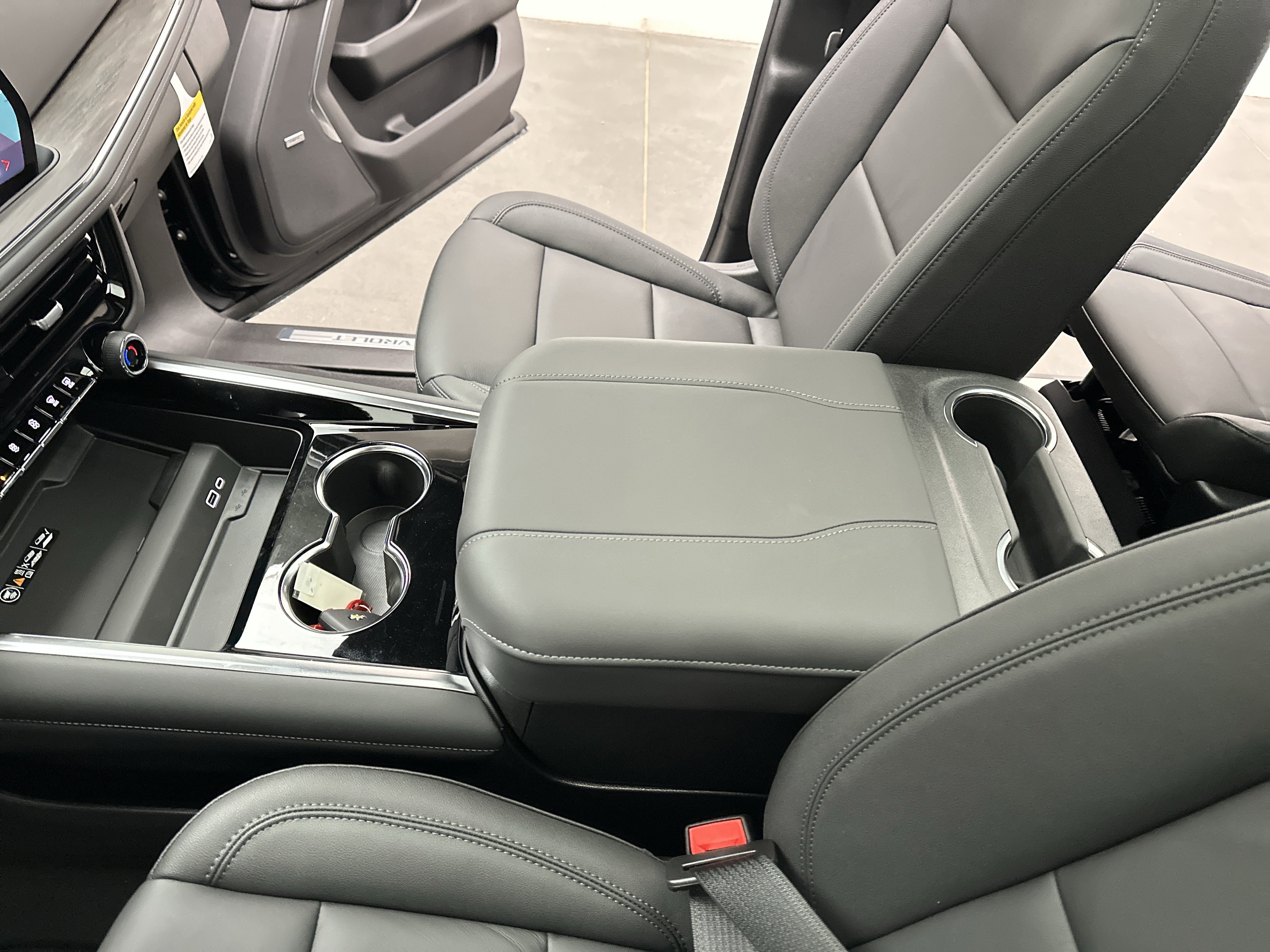 New 2026 Chevrolet Suburban Z71 w/ Z71 Off-Road Package image 48