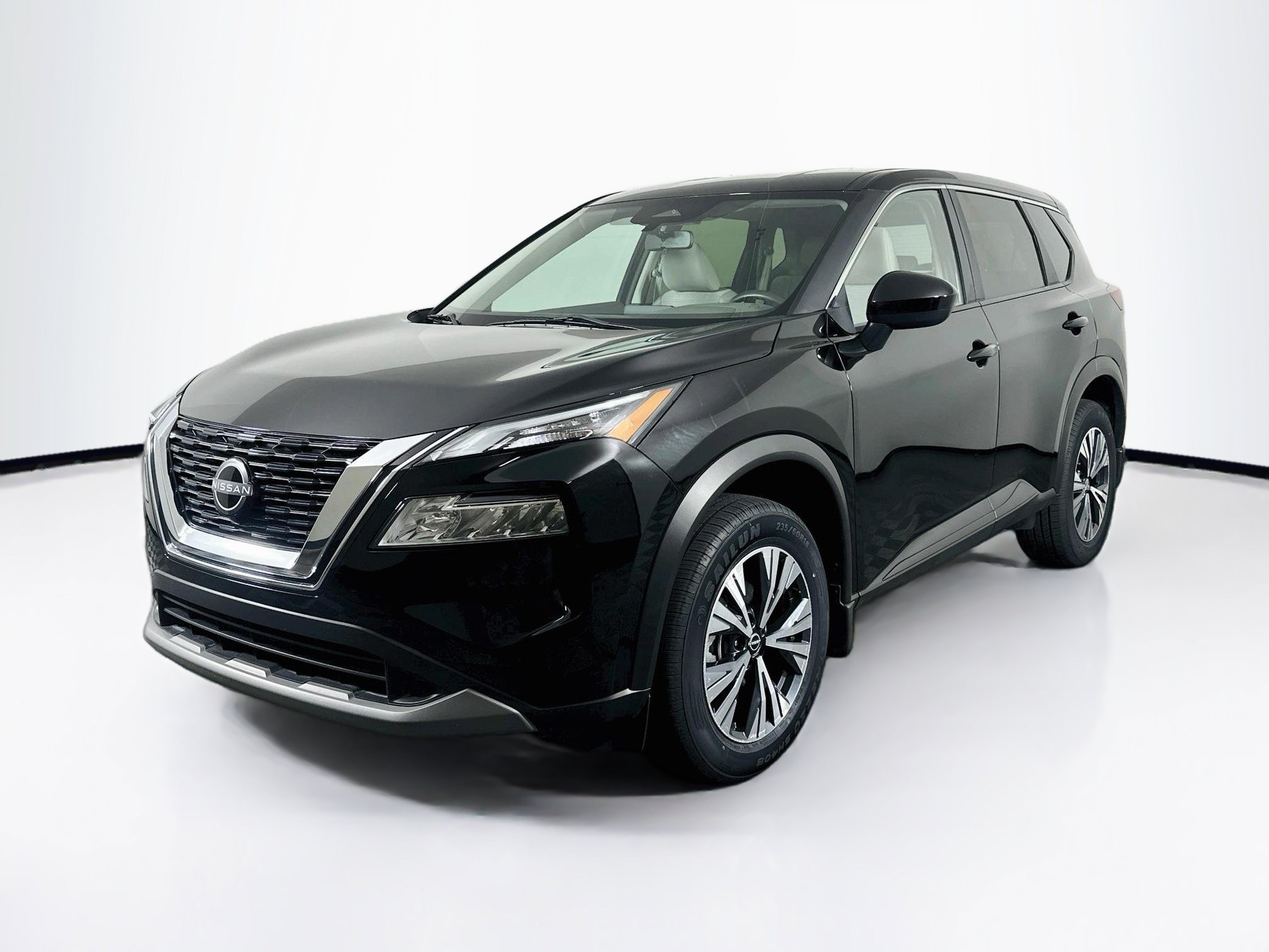 Used 2023 Nissan Rogue SV FWD image 3