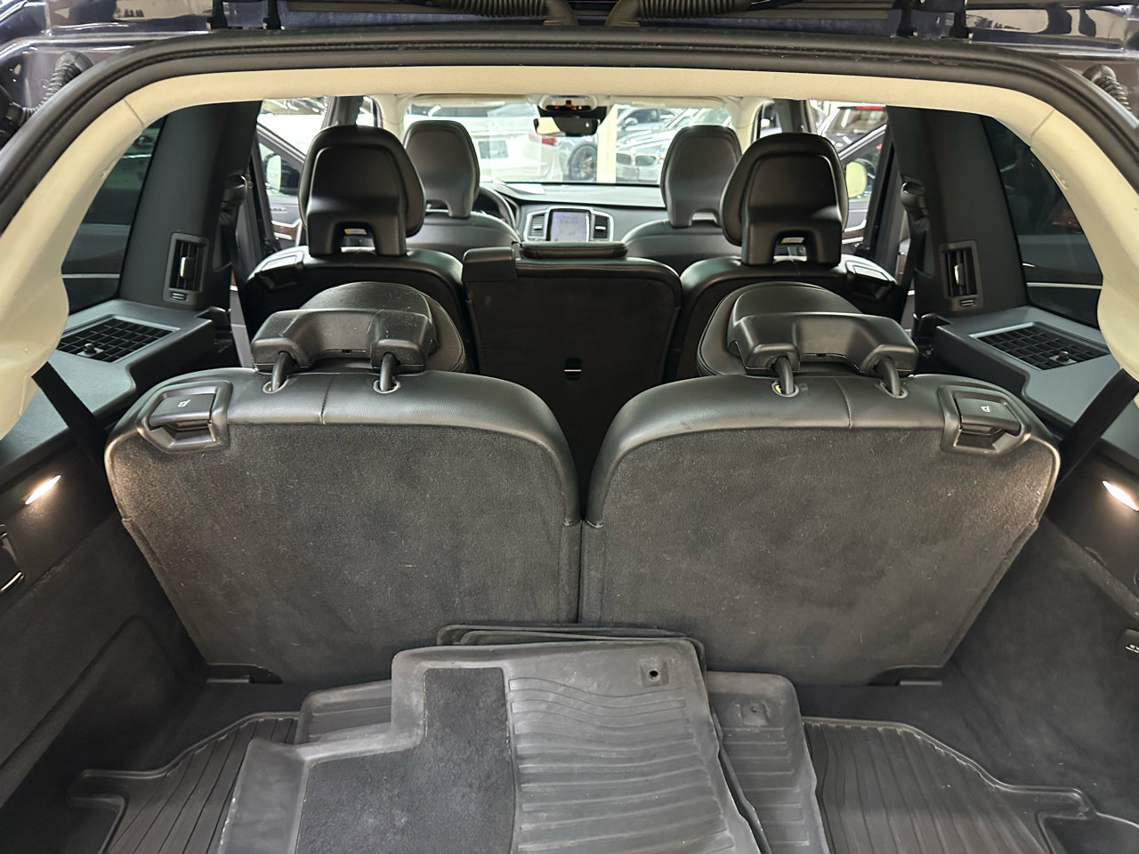 Used 2019 Volvo XC90 T5 Momentum w/ Protection Package Premier image 13