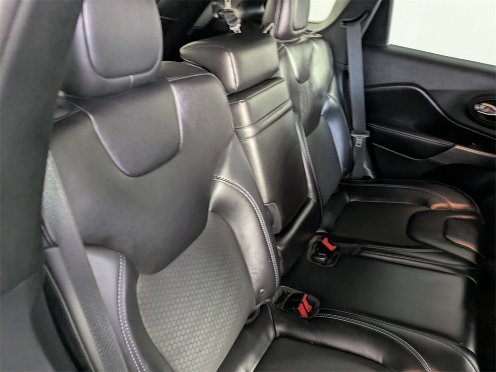 Used 2019 Jeep Cherokee Latitude Plus w/ Comfort/Convenience Group image 31