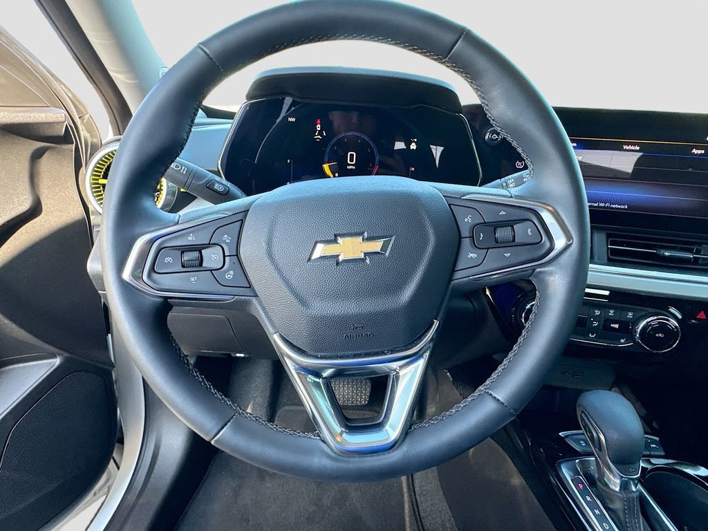 Used 2024 Chevrolet Trax LT w/ Driver Confidence Package image 8