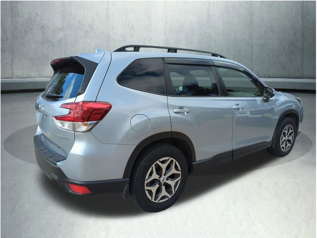 Used 2023 Subaru Forester Premium AWD/4WD image 6