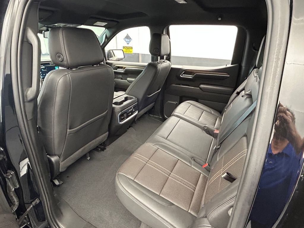 Used 2022 Chevrolet Silverado 1500 High Country image 41