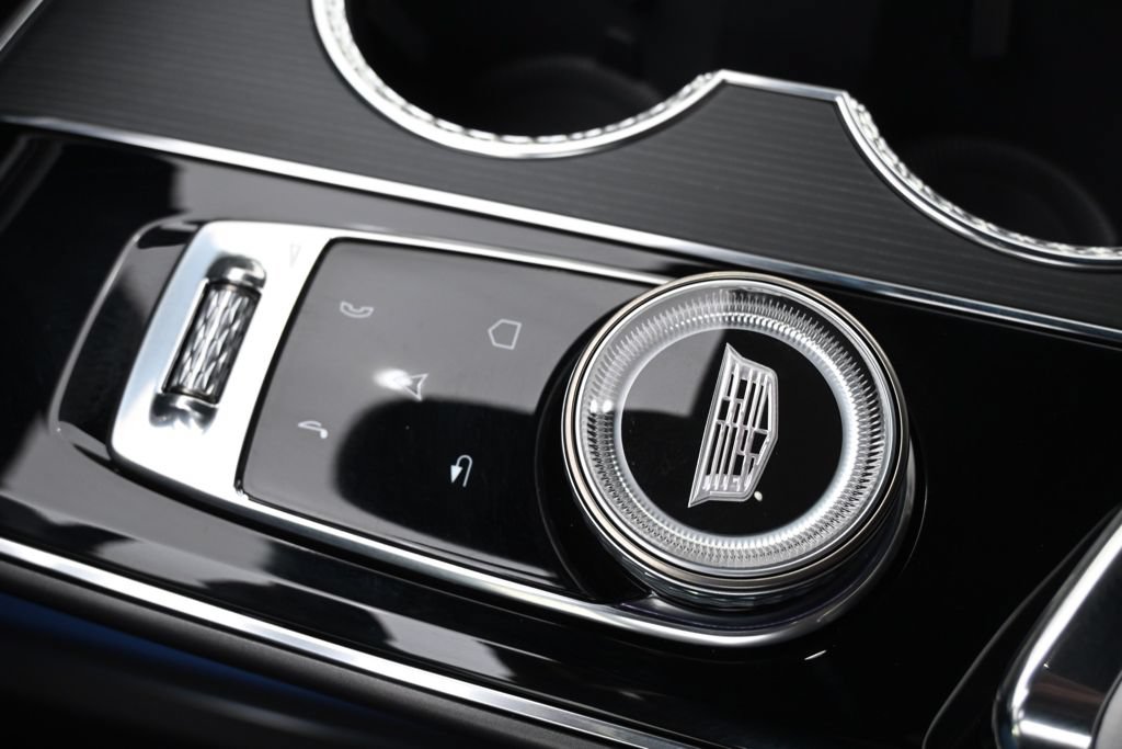 New 2026 Cadillac Lyriq Luxury AWD/4WD image 32