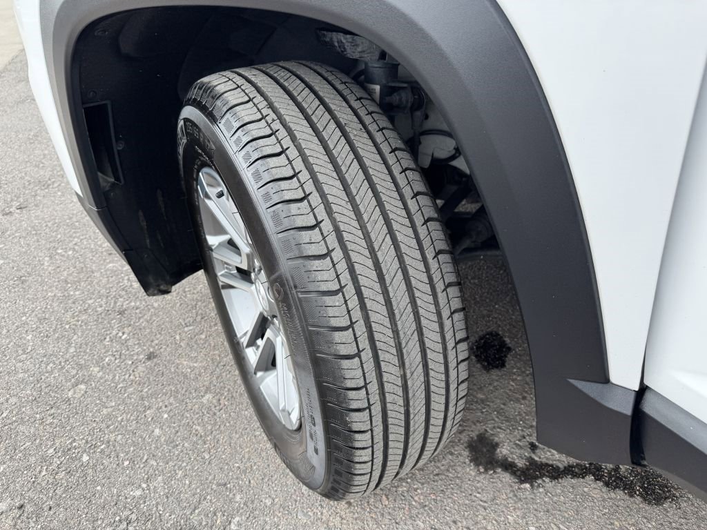 Used 2025 GMC Terrain Elevation image 31