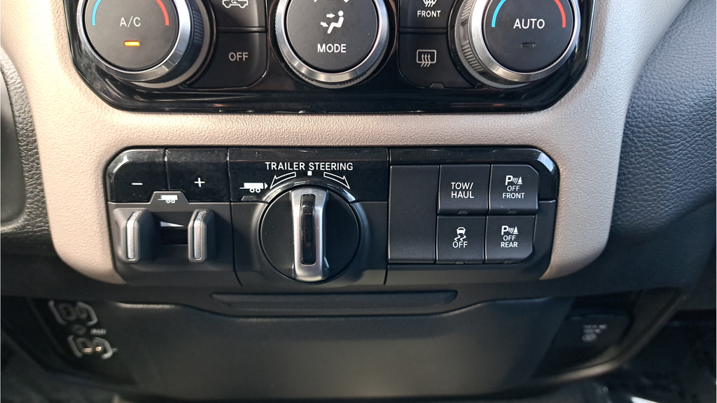 Used 2021 RAM 1500 Laramie AWD/4WD image 22