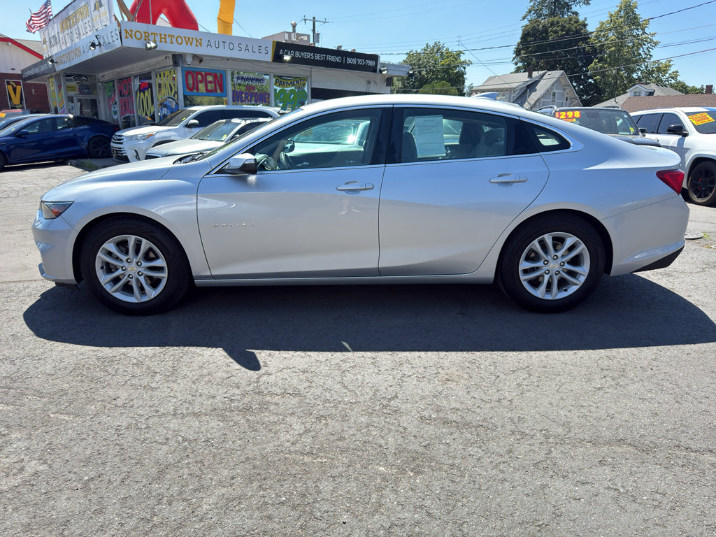 Used 2018 Chevrolet Malibu LT FWD image 3