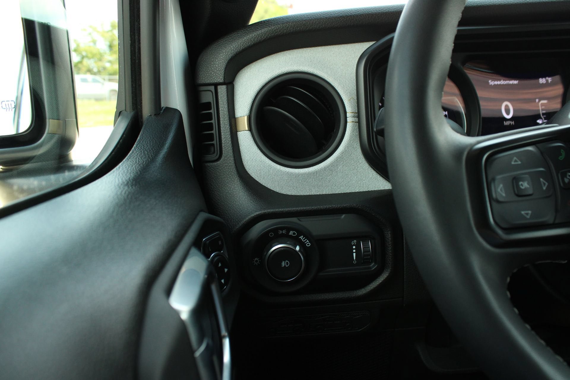 Used 2025 Jeep Wrangler Unlimited Sport AWD/4WD image 25