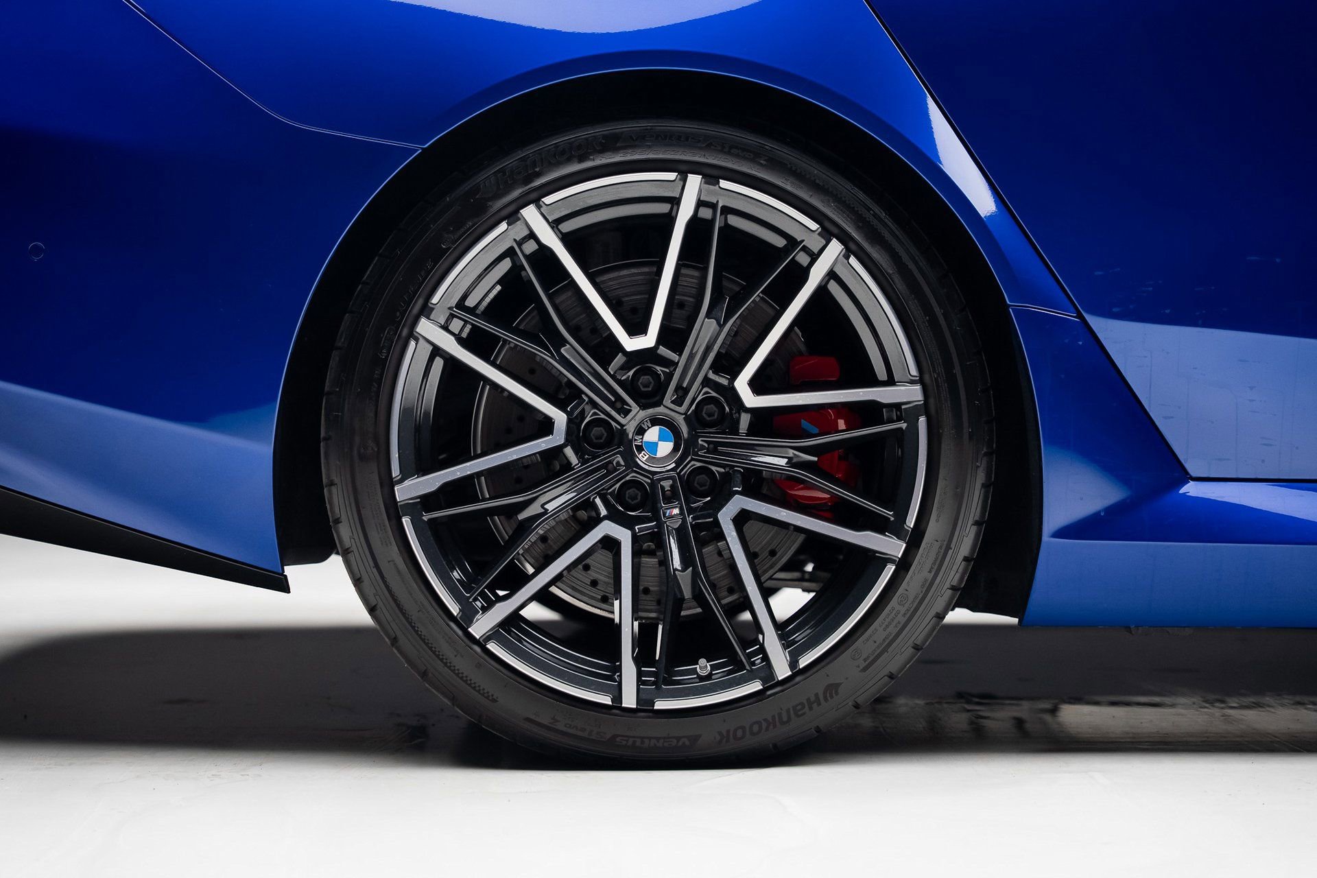 Used 2025 BMW M5 image 39