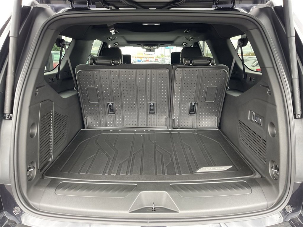 New 2025 Chevrolet Suburban Premier image 25
