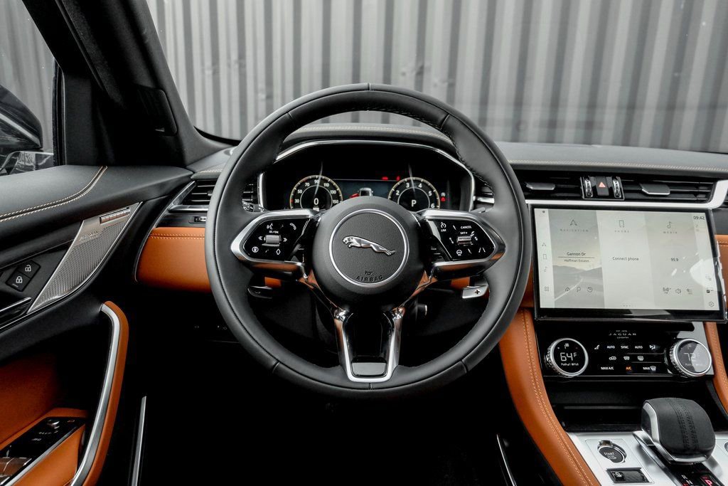 New 2026 Jaguar F-PACE R-Dynamic S image 17