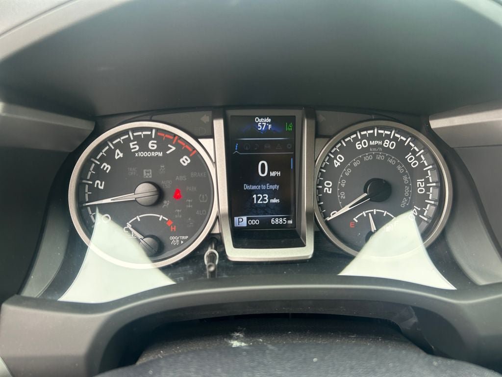Used 2022 Toyota Tacoma SR5 AWD/4WD image 16