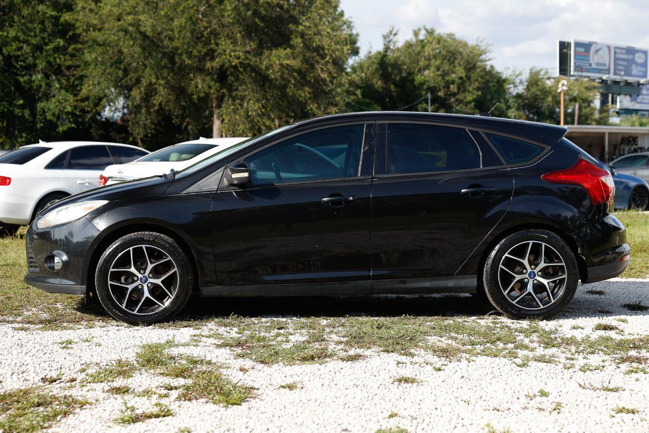 Used 2013 Ford Focus SE FWD image 3