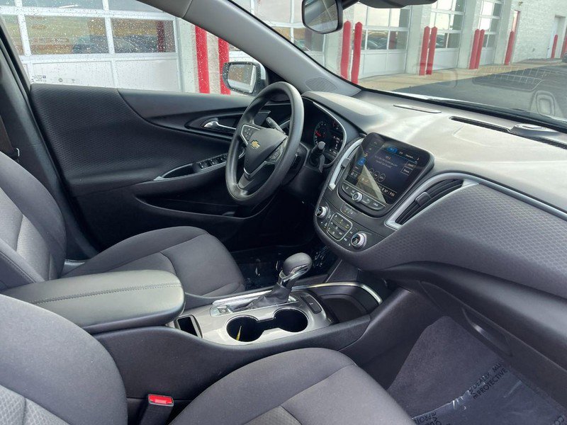 Used 2023 Chevrolet Malibu LT image 9