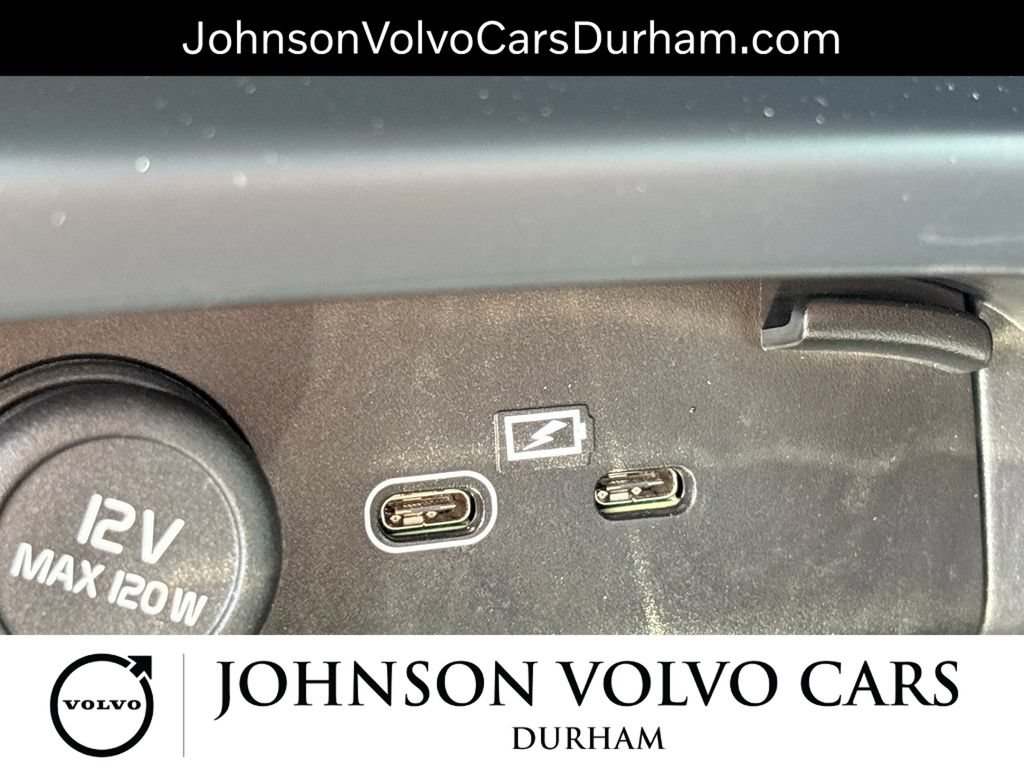 Used 2023 Volvo C40 P8 Recharge Ultimate AWD/4WD image 21