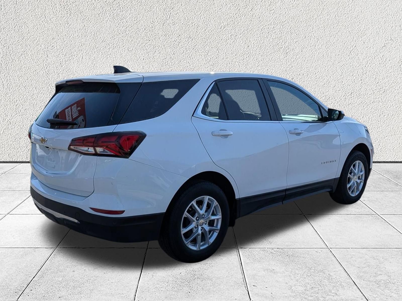 Used 2024 Chevrolet Equinox LT AWD/4WD image 3