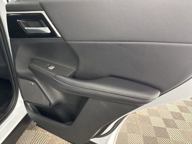 Used 2025 Mitsubishi Outlander SE image 24