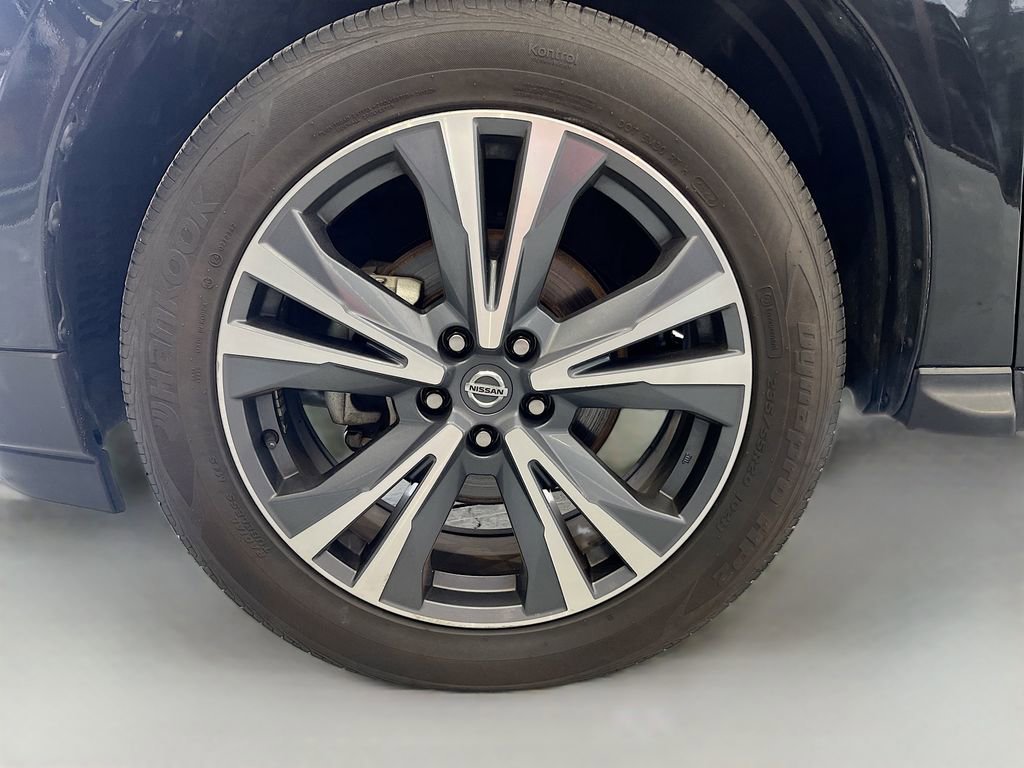 Used 2020 Nissan Pathfinder Platinum FWD image 32