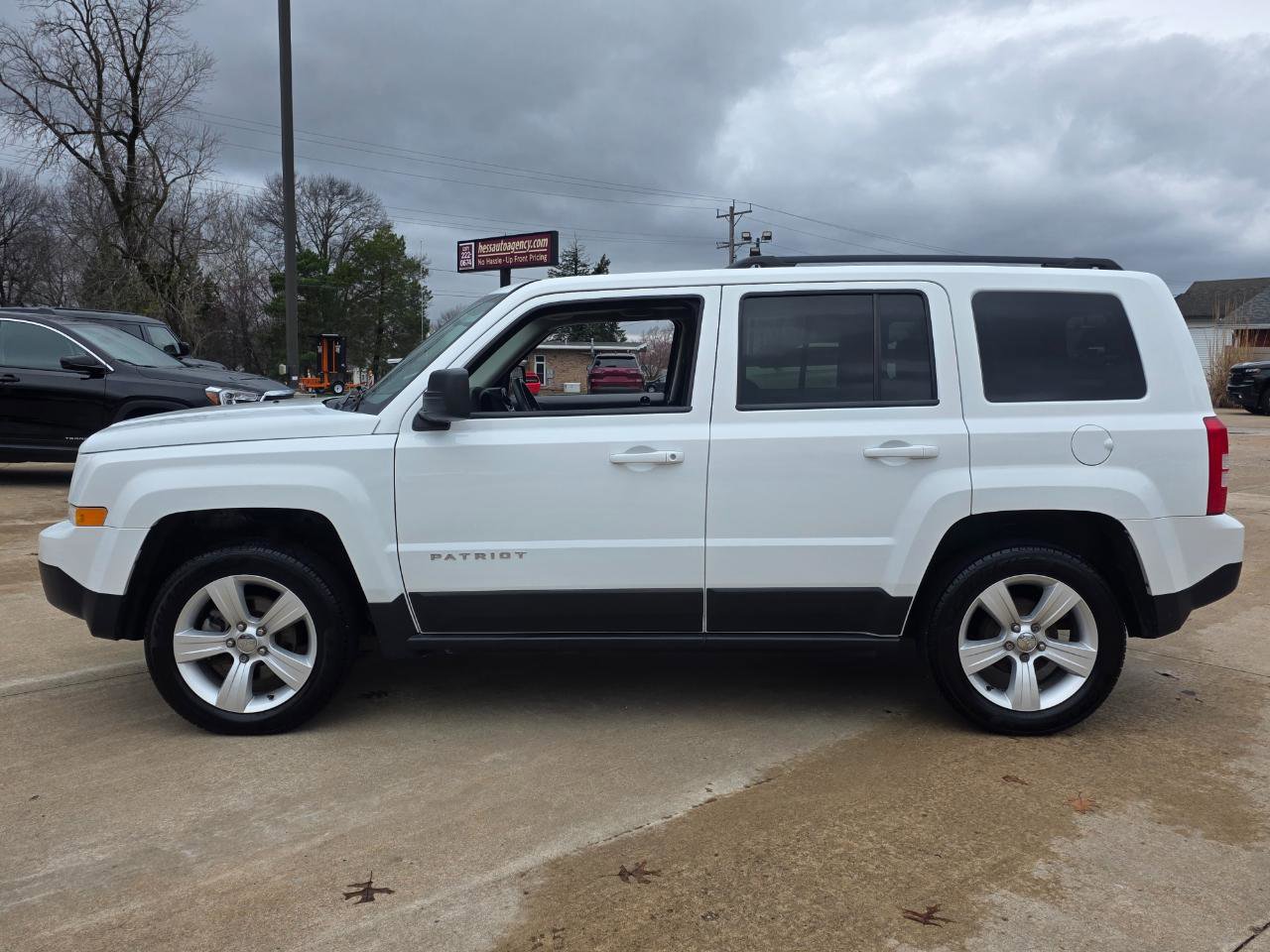 Used 2014 Jeep Patriot Latitude image 4