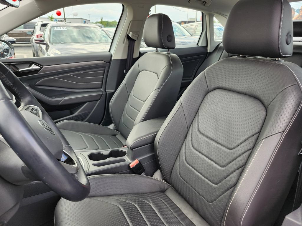 Certified 2024 Volkswagen Jetta SEL FWD image 6