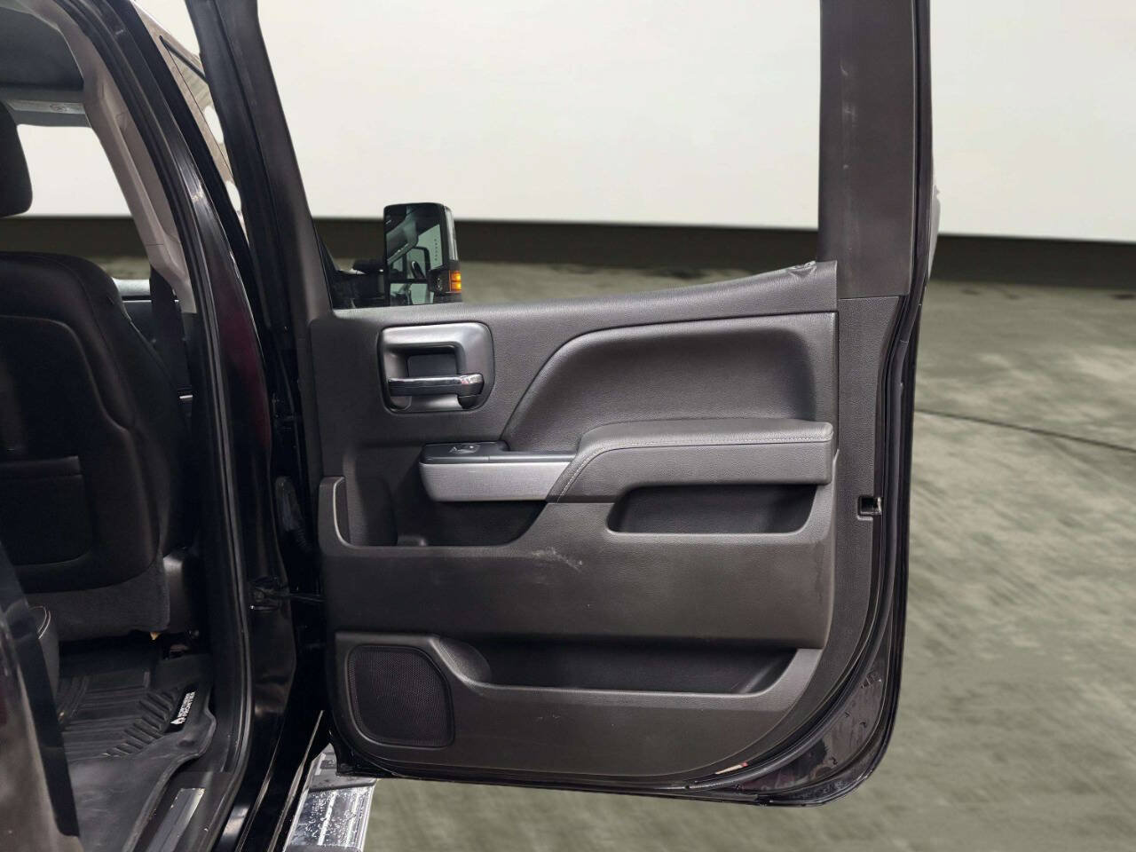 Used 2015 Chevrolet Silverado 2500 LTZ AWD/4WD image 15