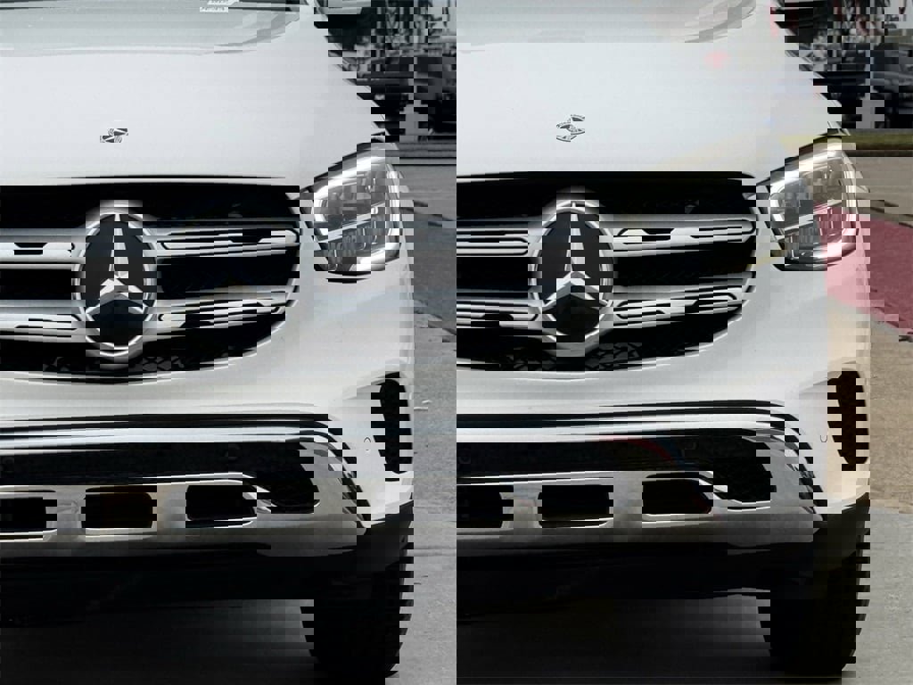 Used 2022 Mercedes-Benz GLC 300 image 4