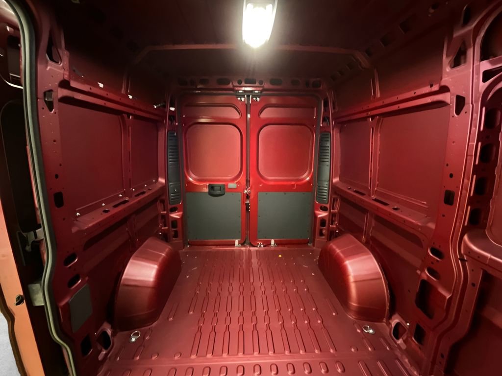 New 2025 RAM ProMaster 1500 w/ Quick Order Package 22G SLT image 8