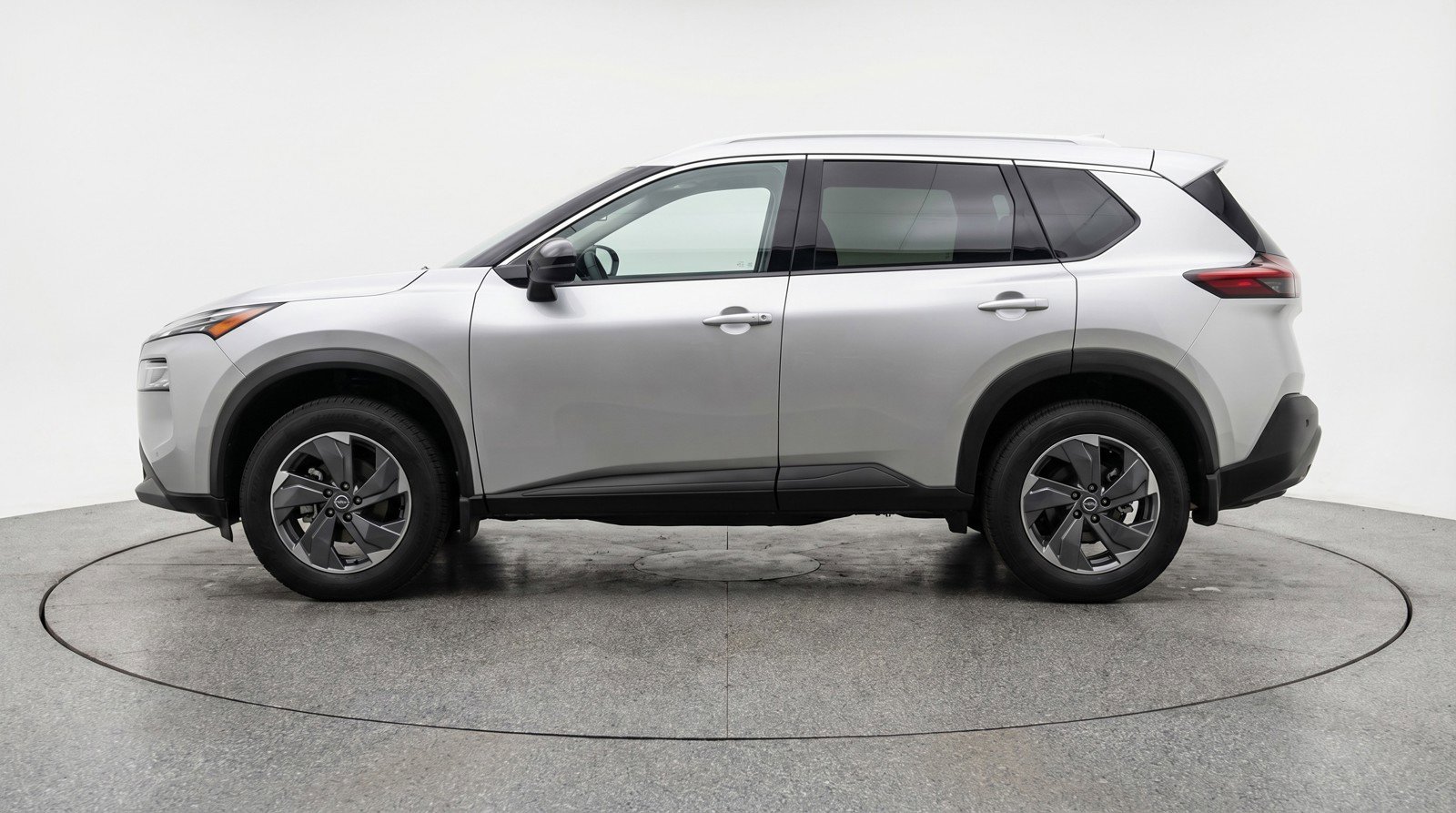 Used 2025 Nissan Rogue SV image 5