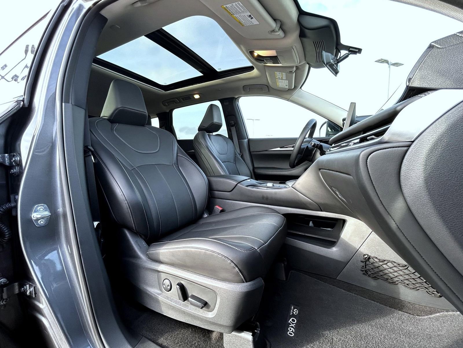 Used 2025 INFINITI QX60 Pure w/ Cargo Package image 14