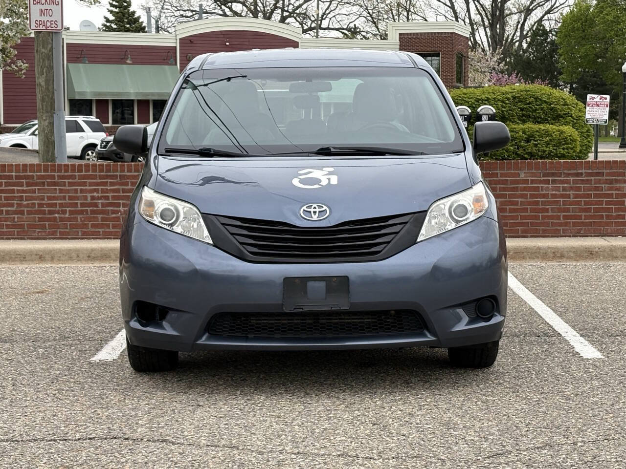 Used 2017 Toyota Sienna L FWD image 7
