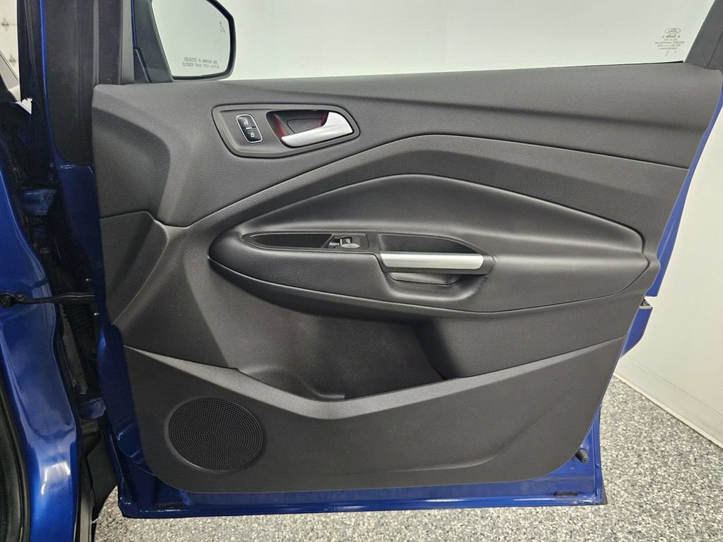 Used 2017 Ford Escape Titanium AWD/4WD image 24