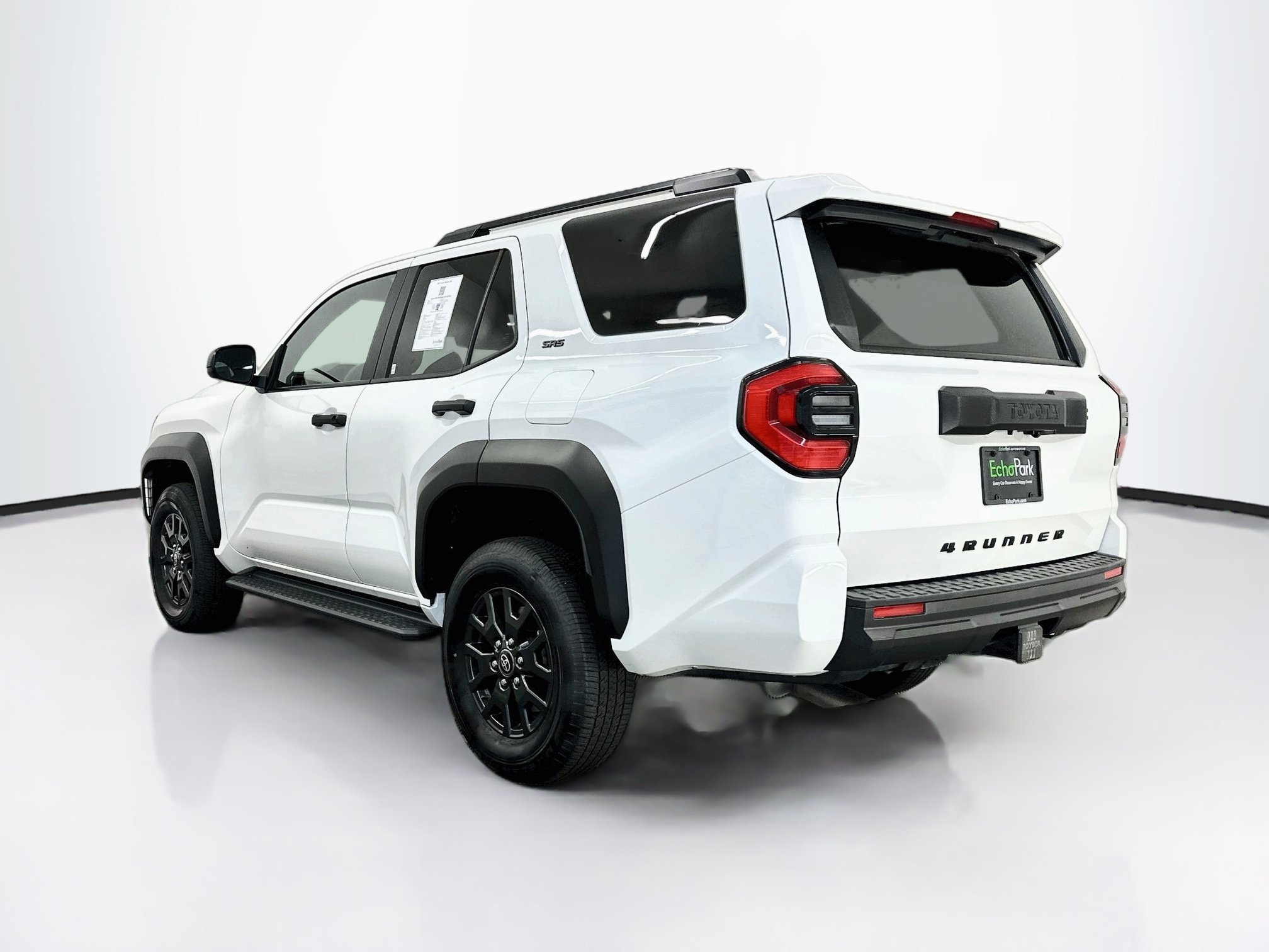 Used 2025 Toyota 4Runner SR5 AWD/4WD image 5