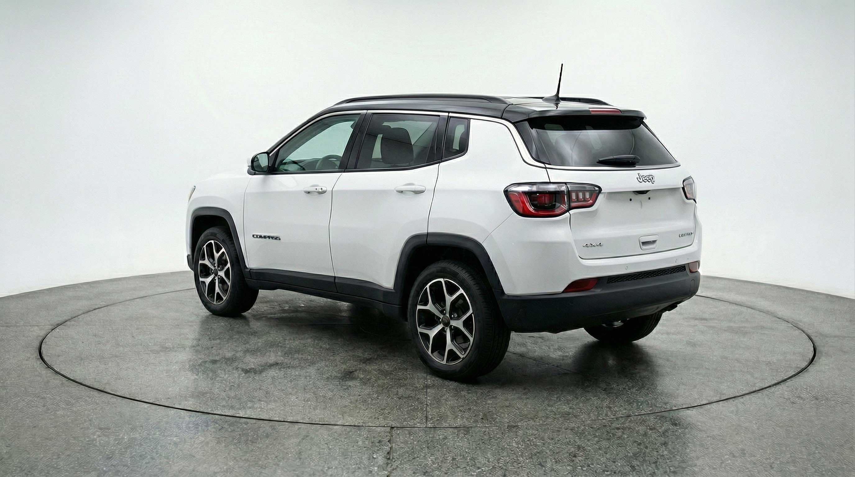 Used 2025 Jeep Compass Limited image 6
