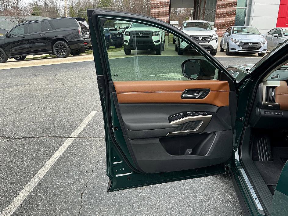 Certified 2025 Nissan Pathfinder Platinum w/ Cargo Package image 12