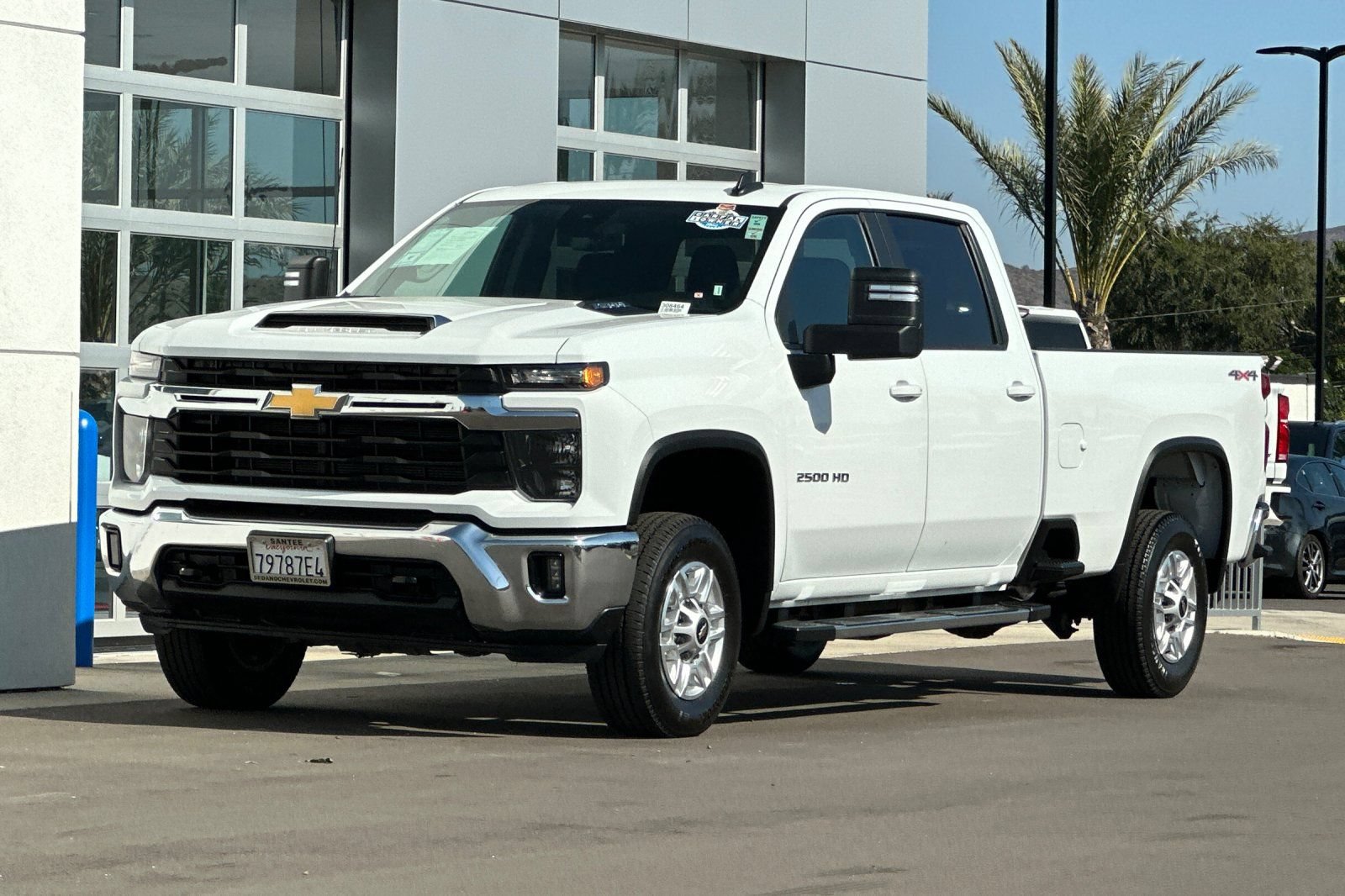 Used 2025 Chevrolet Silverado 2500 LT w/ Convenience Package AWD/4WD image 8