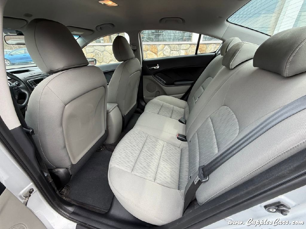 Used 2015 Kia Forte LX image 23