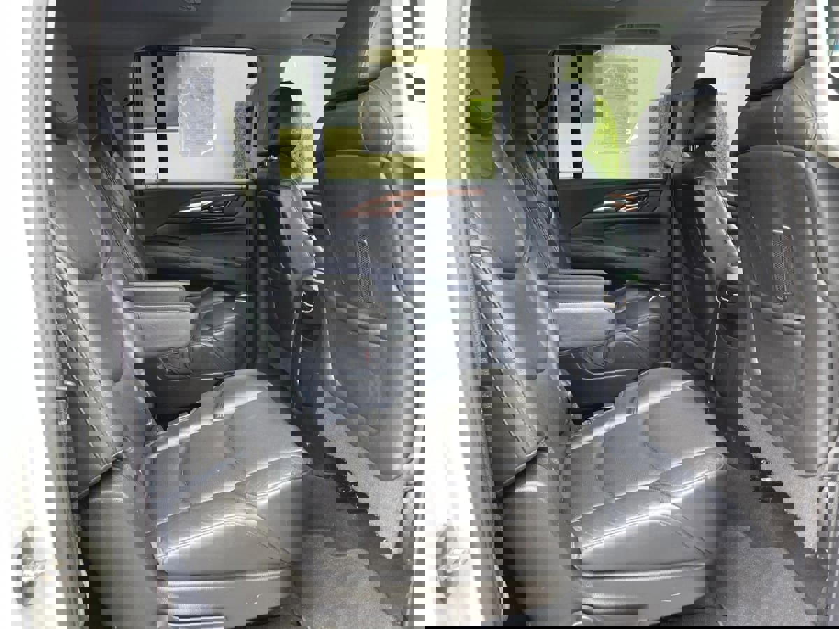 Used 2017 Cadillac Escalade ESV Luxury AWD/4WD image 28