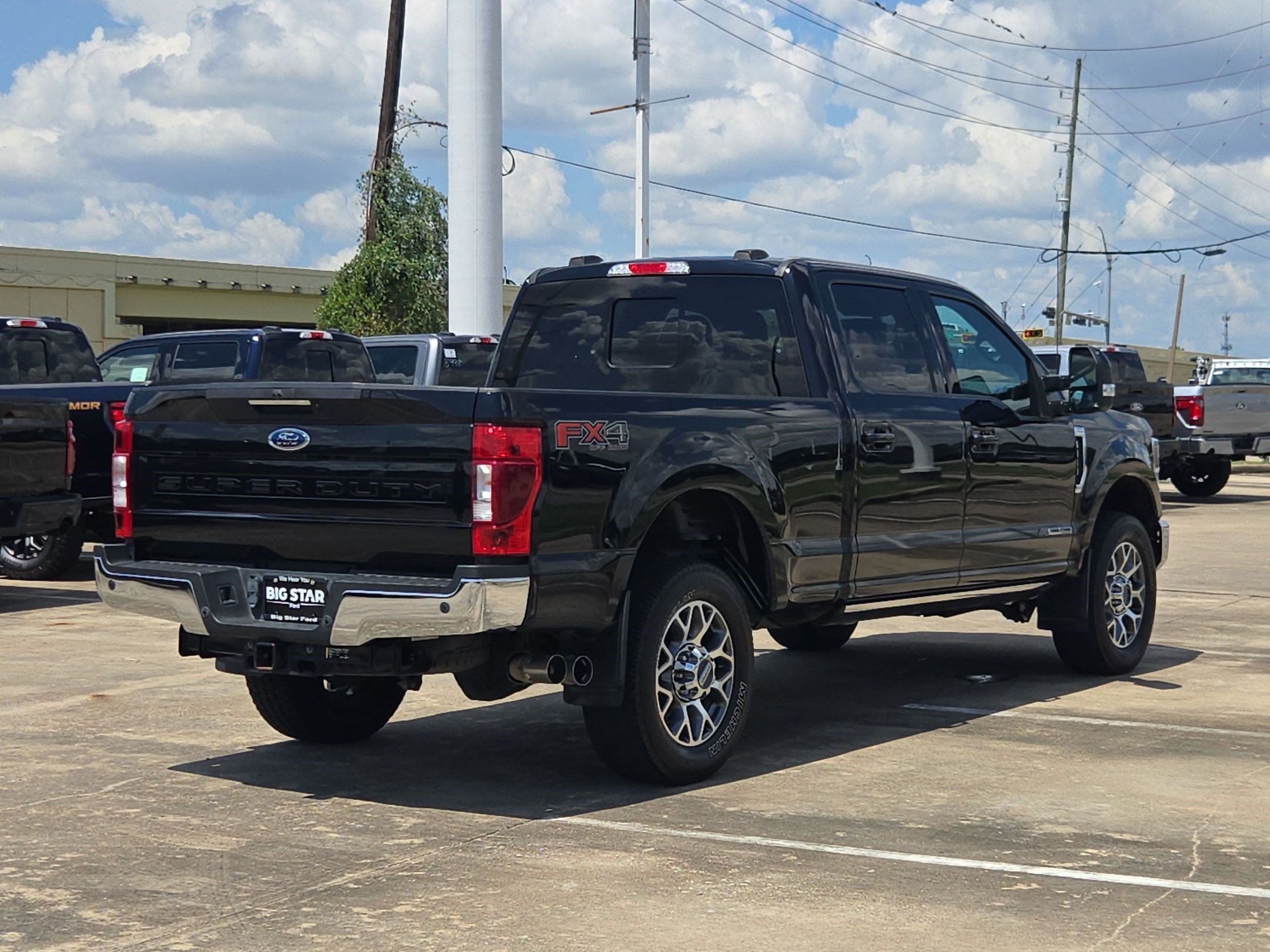 Used 2022 Ford F250 Lariat w/ Lariat Ultimate Package AWD/4WD image 3