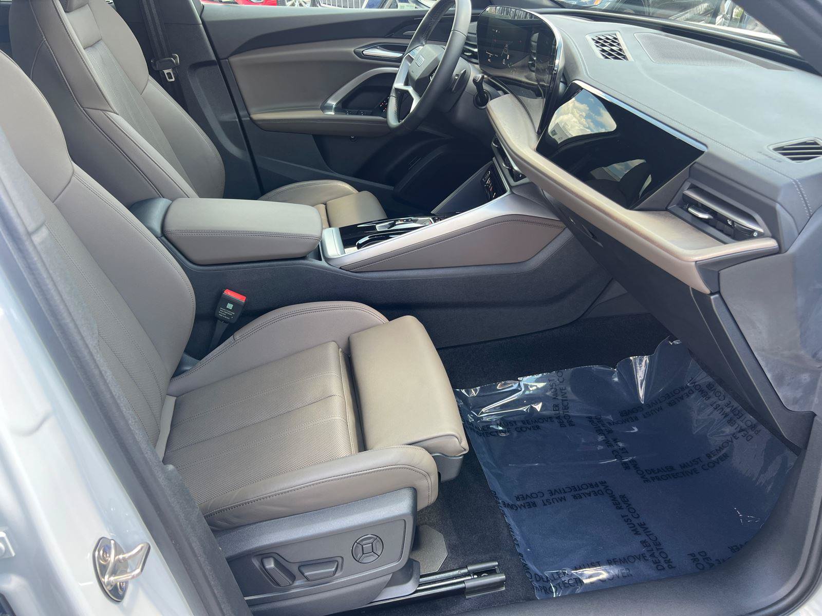 Certified 2025 Audi Q5 Premium w/ Premium Plus AWD/4WD image 14