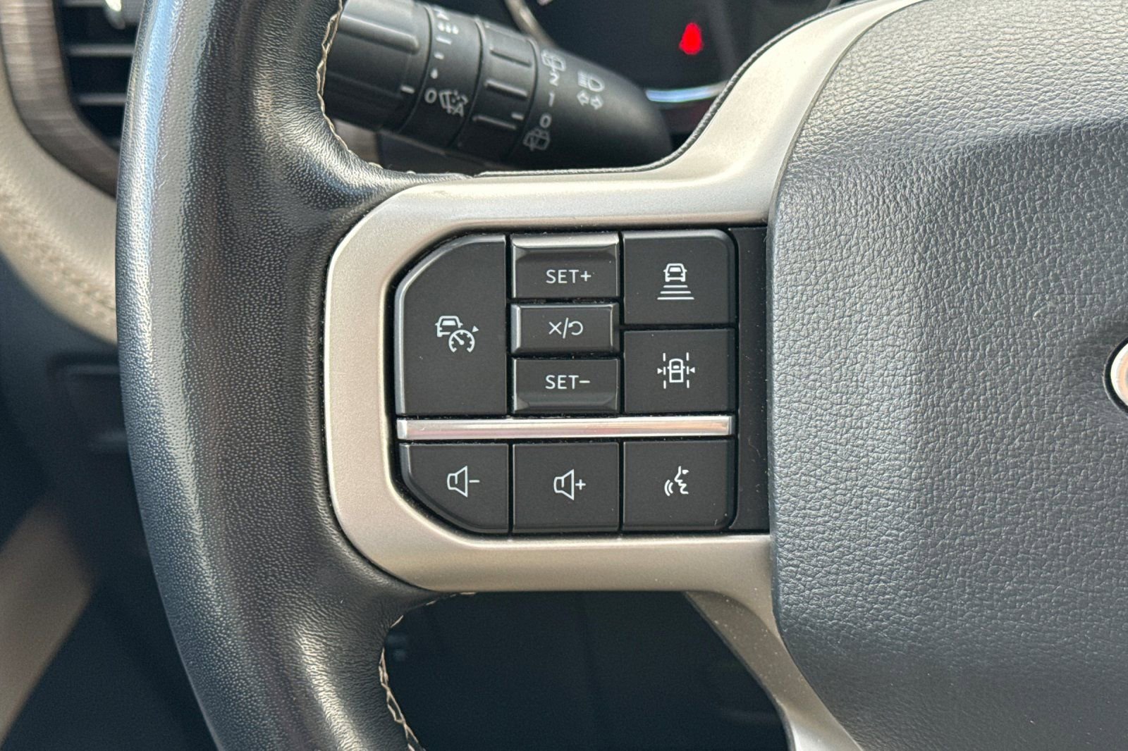 Used 2024 Ford Expedition Limited image 38