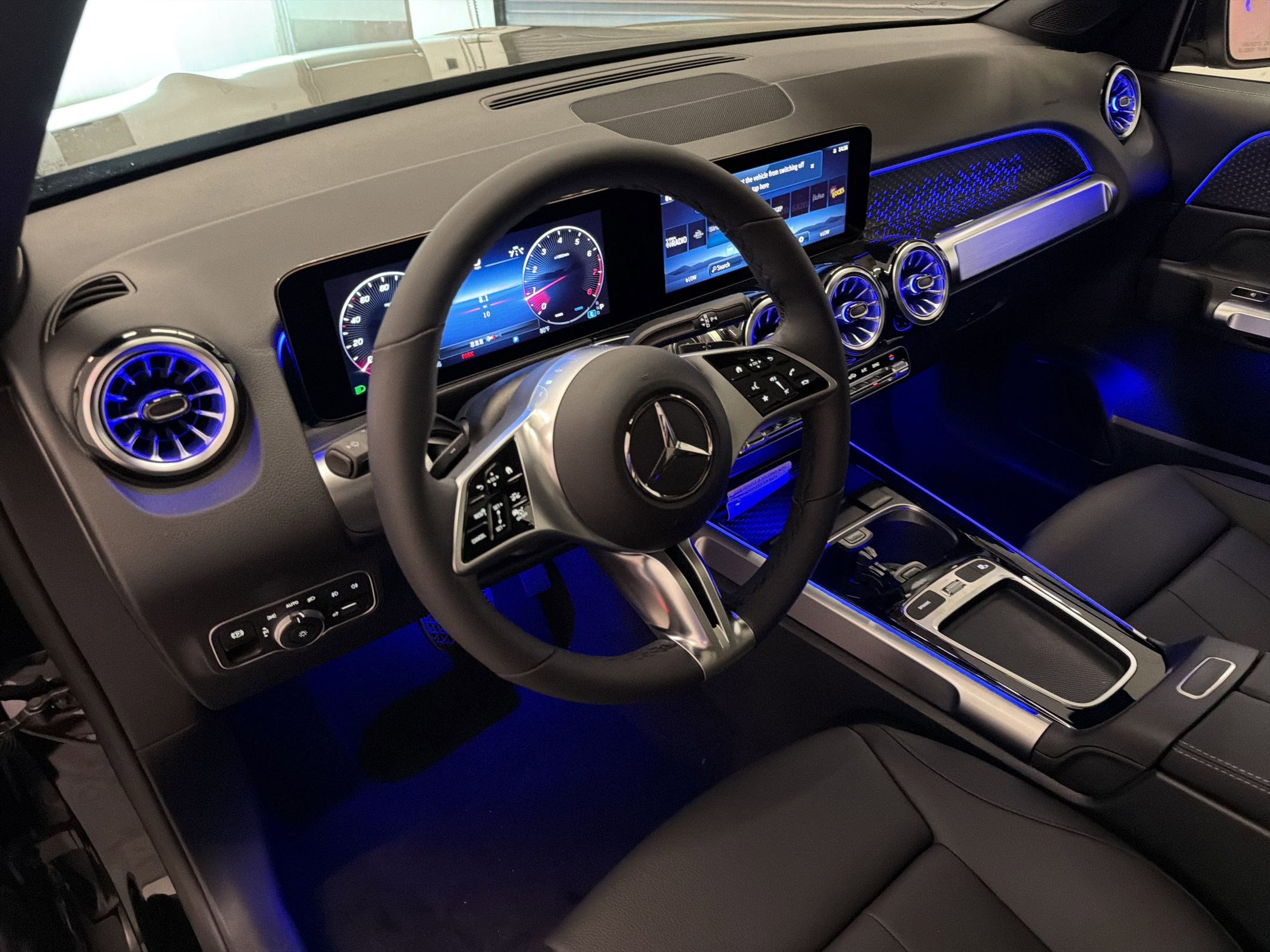 Used 2026 Mercedes-Benz GLB 250 image 4